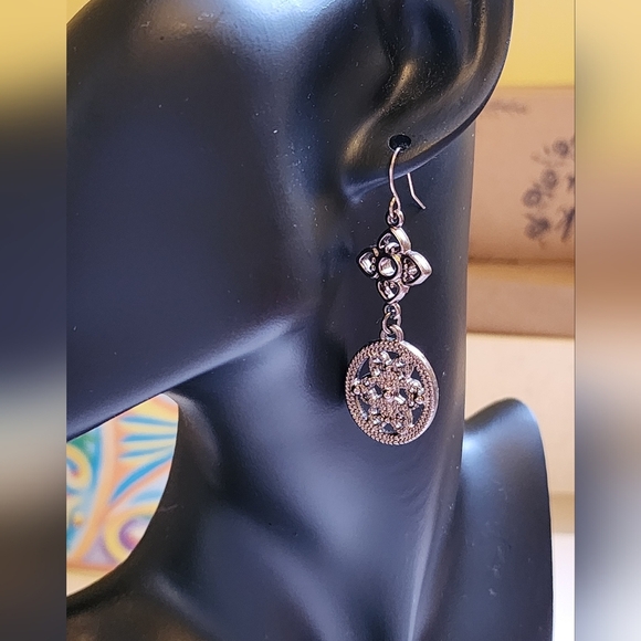 Elegant Bronze Dangle Earrings - Picture 5 of 7